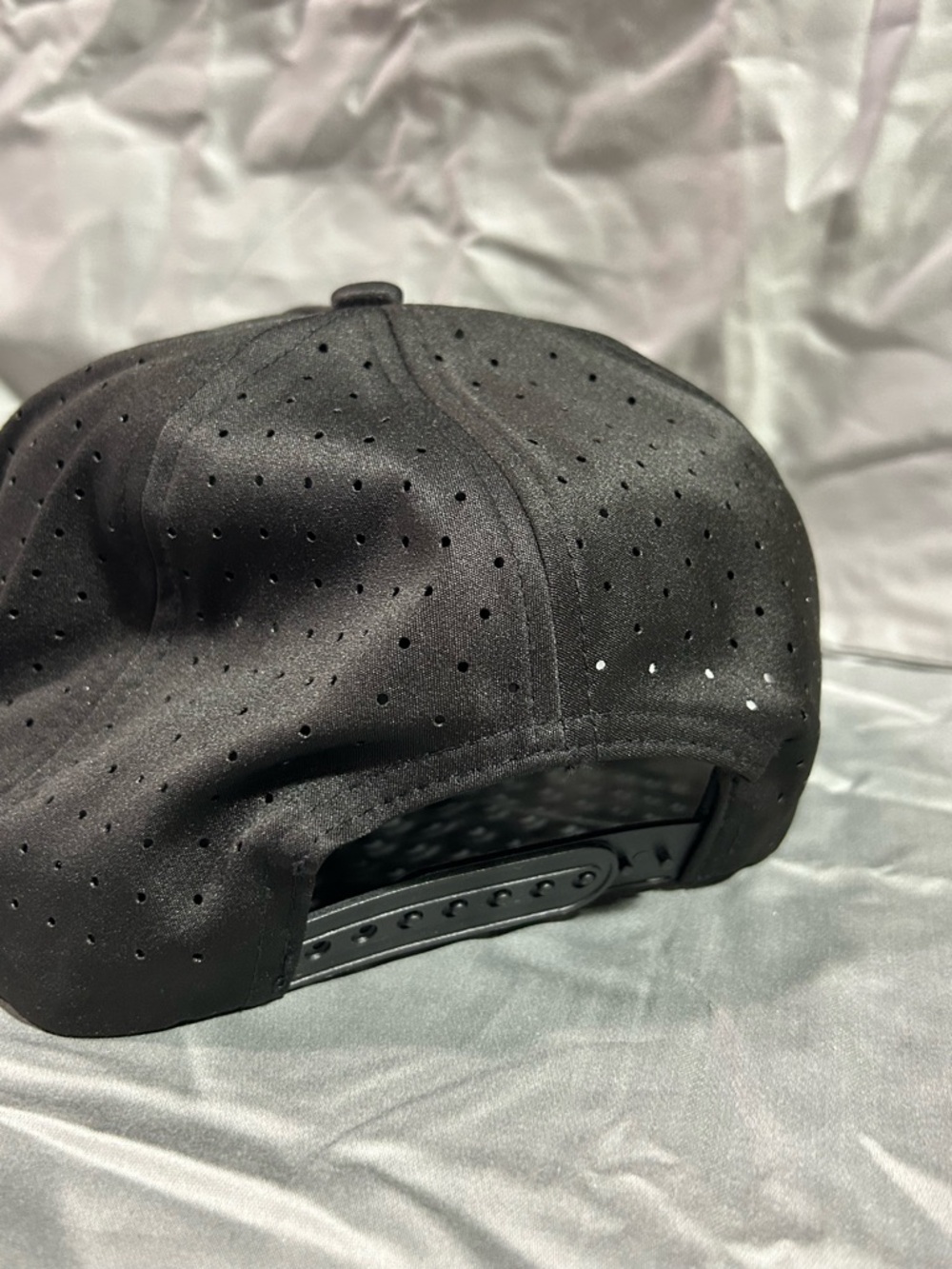 Black Snapback Hat with Green Crocodile Logo - Picture 4 of 5